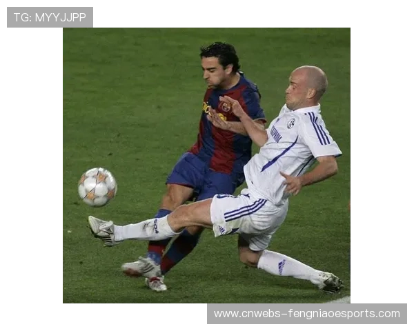 哈维打造的巴萨进攻体系：拉玛西亚基因与现代空间切割